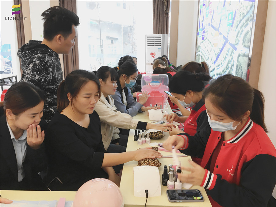 來(lái)吧！展示！麗竹美甲班的學(xué)員們