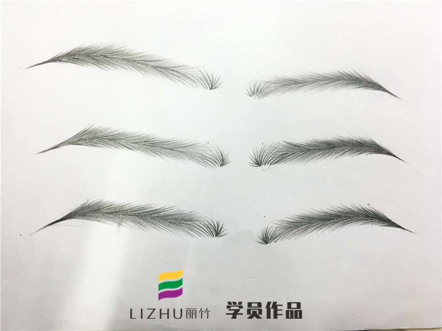 化妝新手如何畫(huà)眉？去廣西出名的彩妝培訓(xùn)看看