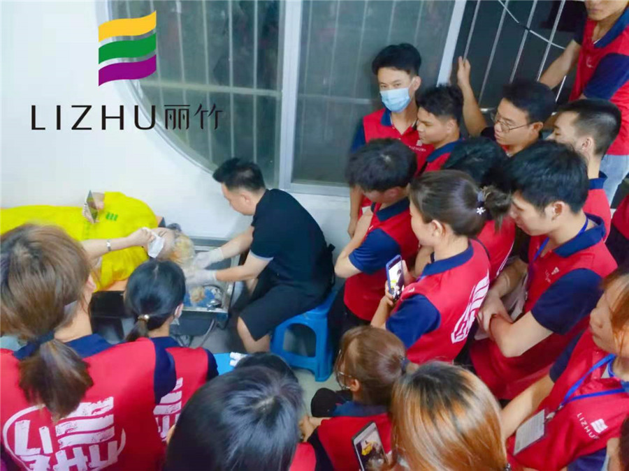 美發(fā)必學(xué)的染發(fā)技巧，廣西美發(fā)學(xué)校親囊相授