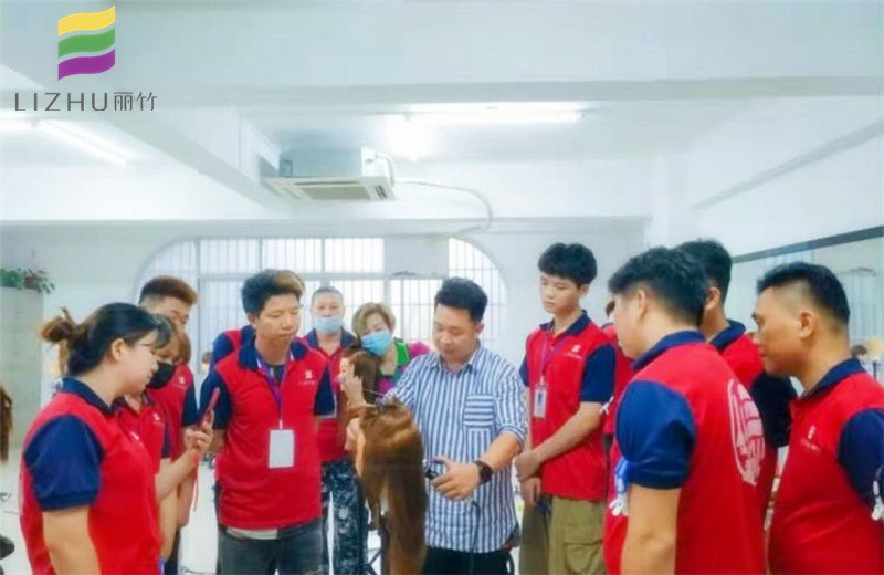 南寧學(xué)美發(fā)哪家好？看看麗竹火爆開班的程度就知道啦