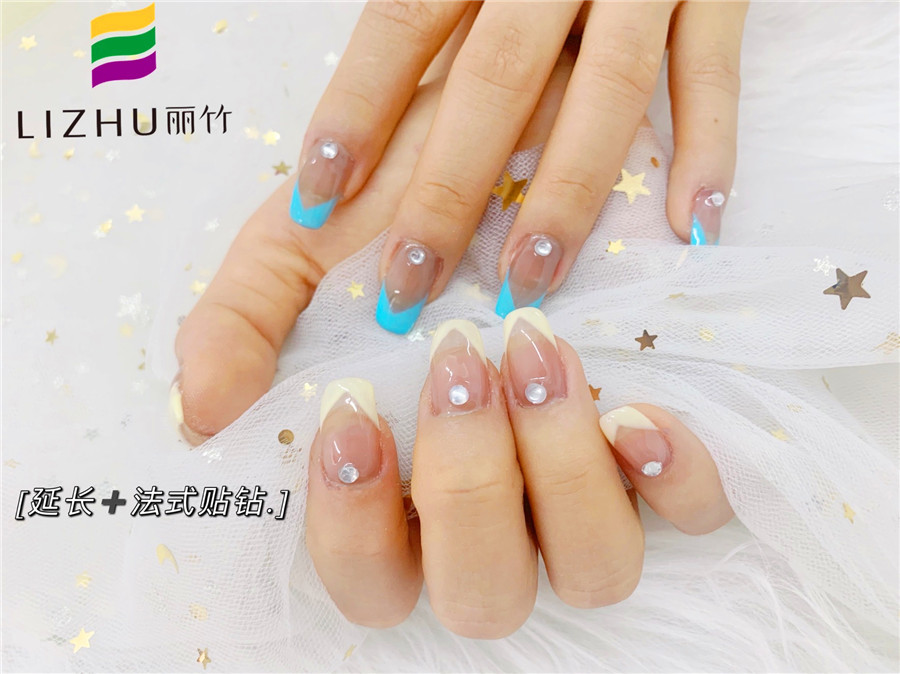 學(xué)延長甲教程，感受廣西學(xué)美甲哪家專業(yè)？