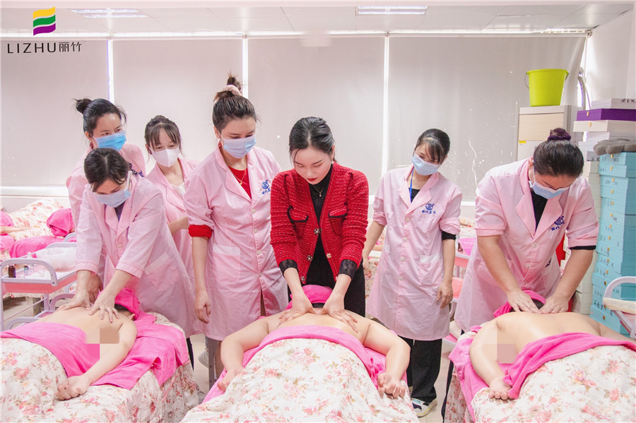背部疏通的好處，廣西美容養(yǎng)生培學(xué)校告訴你