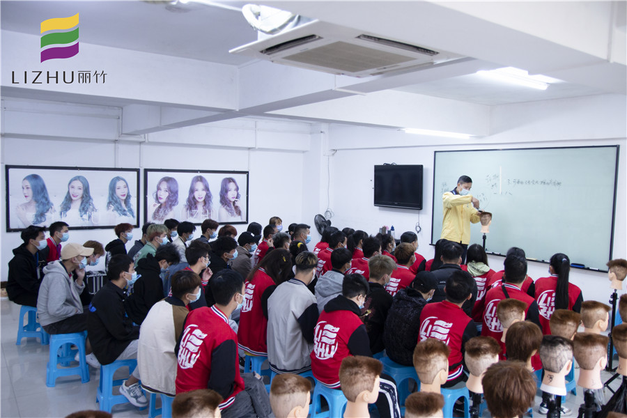 平頭修剪方法，廣西男發(fā)剪裁培訓(xùn)內(nèi)容