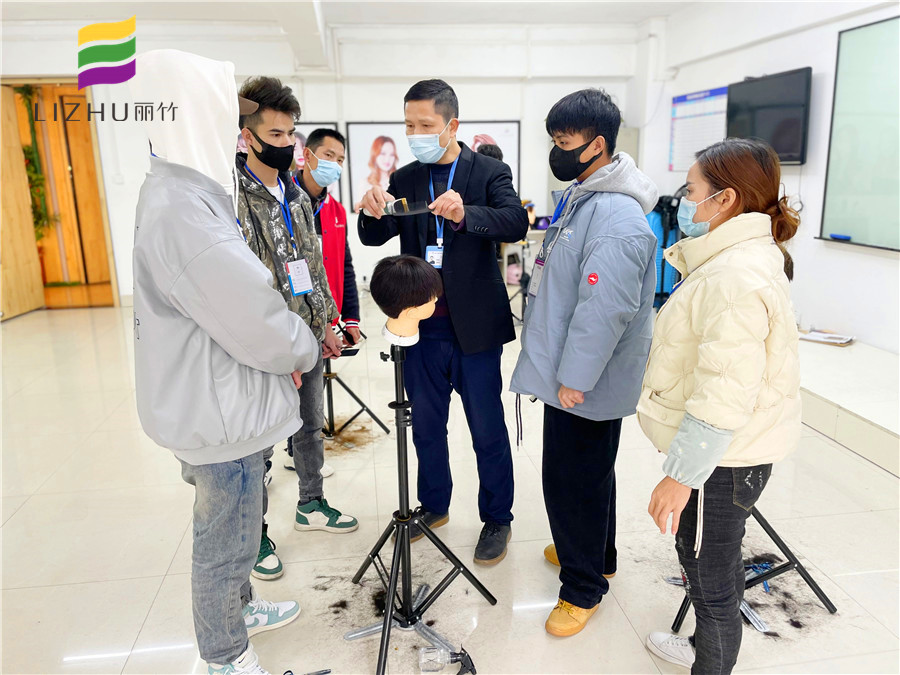 南寧零基礎可以學美發(fā)嗎？麗竹學校無門檻報名