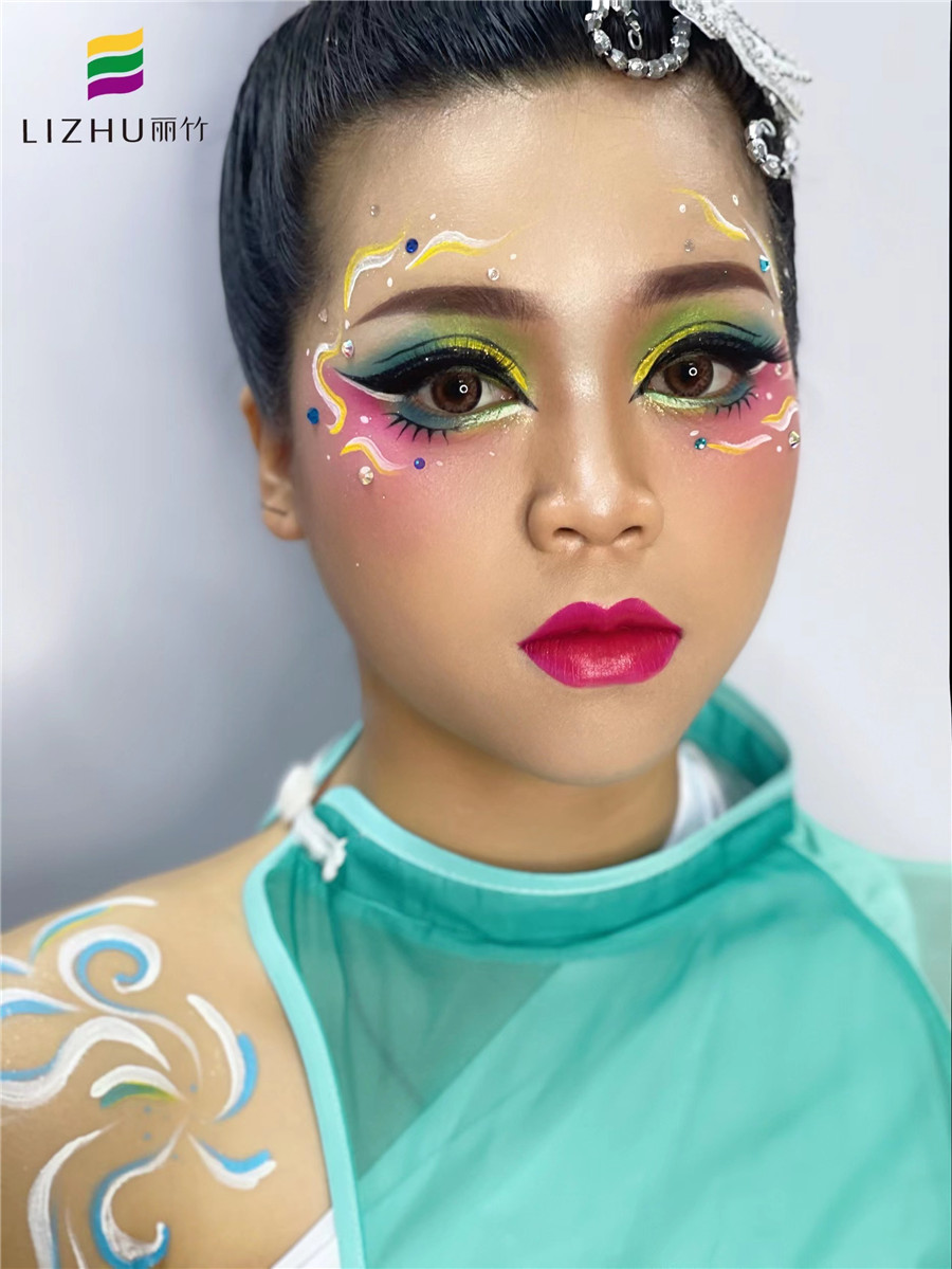 兒童舞臺創(chuàng)意妝.jpg