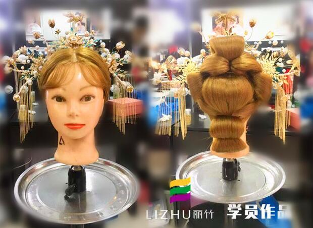 秀禾卷筒造型手法，廣西新娘化妝培訓(xùn)給你教程