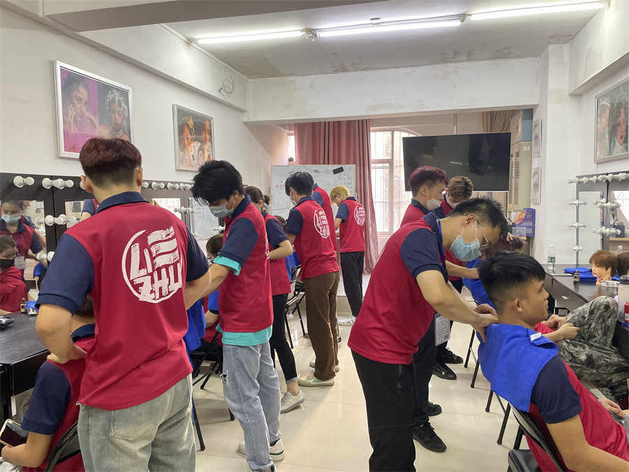 美發(fā)按摩實(shí)訓(xùn)，南寧美發(fā)專業(yè)學(xué)校洗護(hù)課程