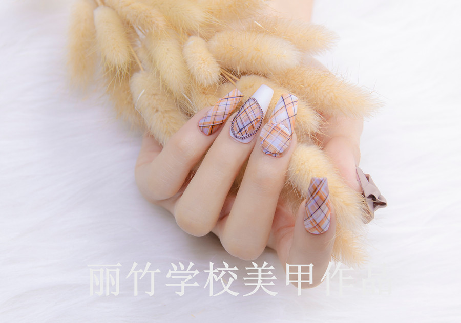 適合新手的美甲款式，廣西美甲款式進修培訓(xùn)分享