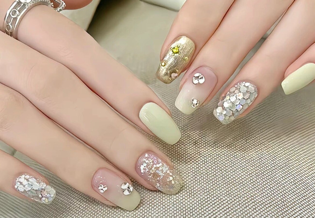 春季彩色美甲，廣西美甲店學徒推薦款