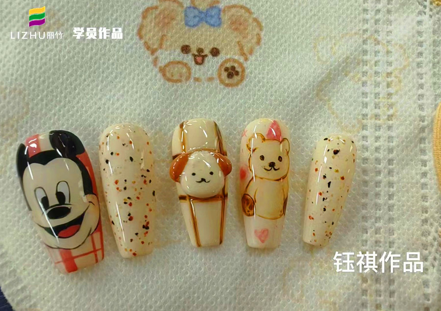卡通立體浮雕&手工蝴蝶結(jié)美甲，南寧美甲造型進(jìn)修作品