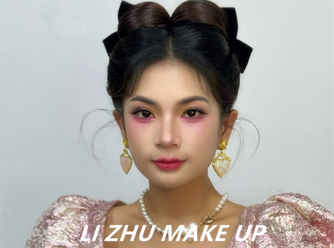 在逃公主造型，告訴南寧專業(yè)彩妝去哪學(xué)南寧專業(yè)彩妝去哪學(xué)？