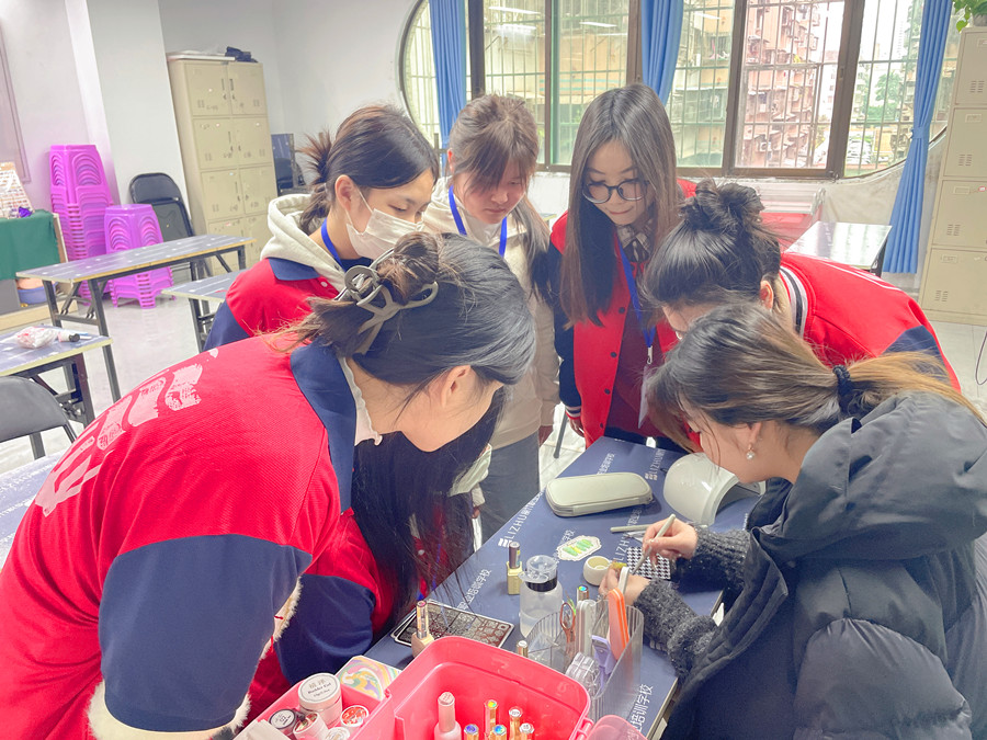 春日清新美甲，廣西美甲進(jìn)修提升作品解析